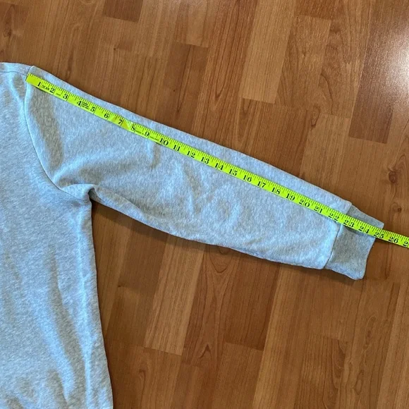 GAP Crewneck Sweatshirt - Picture 5 of 6